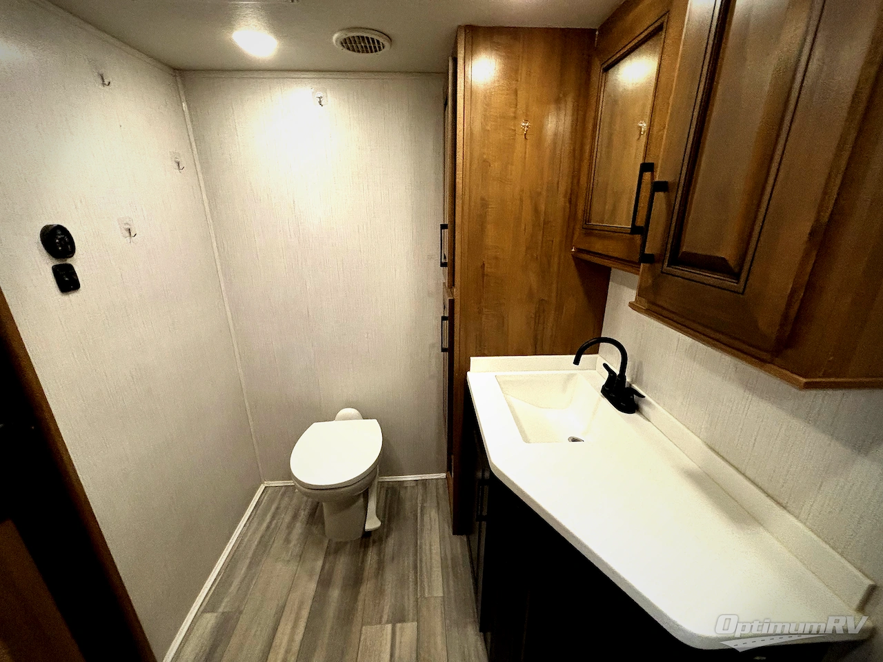 2022 Heartland Bighorn 3960LS Photo 17