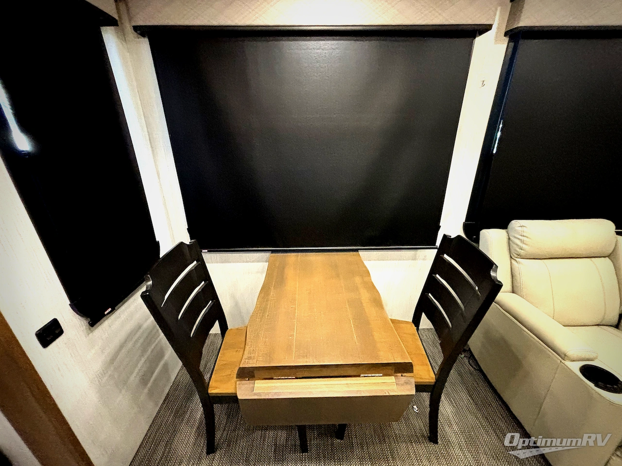 2022 Heartland Bighorn 3960LS Photo 21