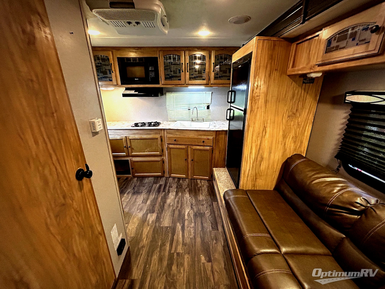 2019 Coachmen Freedom Express Pilot 19RKS Photo 4