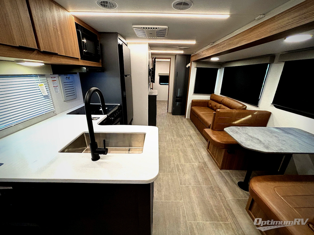 2025 Heartland Corterra 33.3BH Photo 4