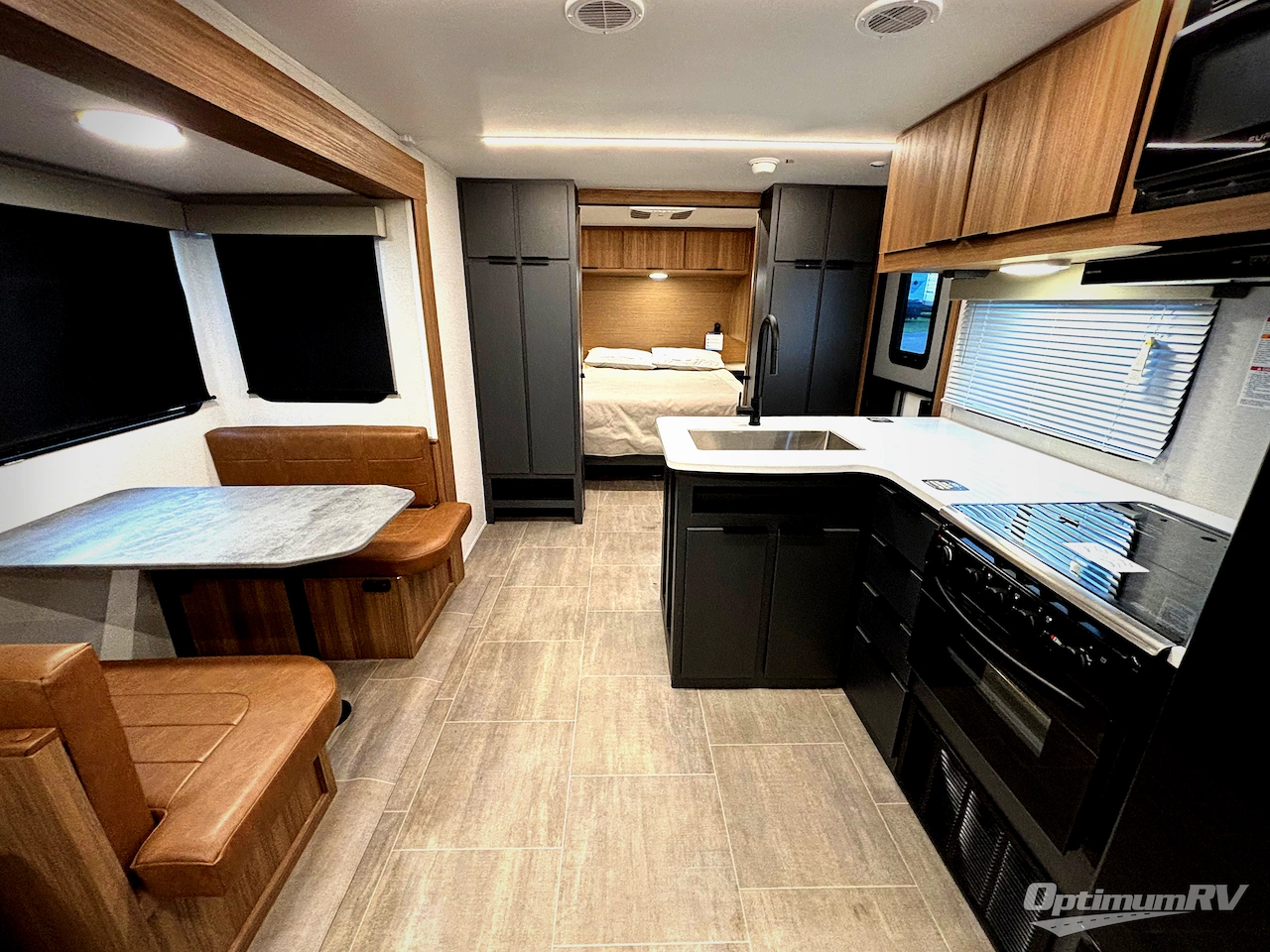 2025 Heartland Corterra 33.3BH Photo 5