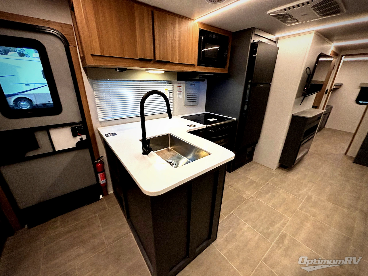 2025 Heartland Corterra 33.3BH Photo 8