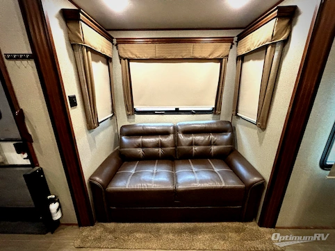 2019 Keystone alpine 3800FK RV Photo 3