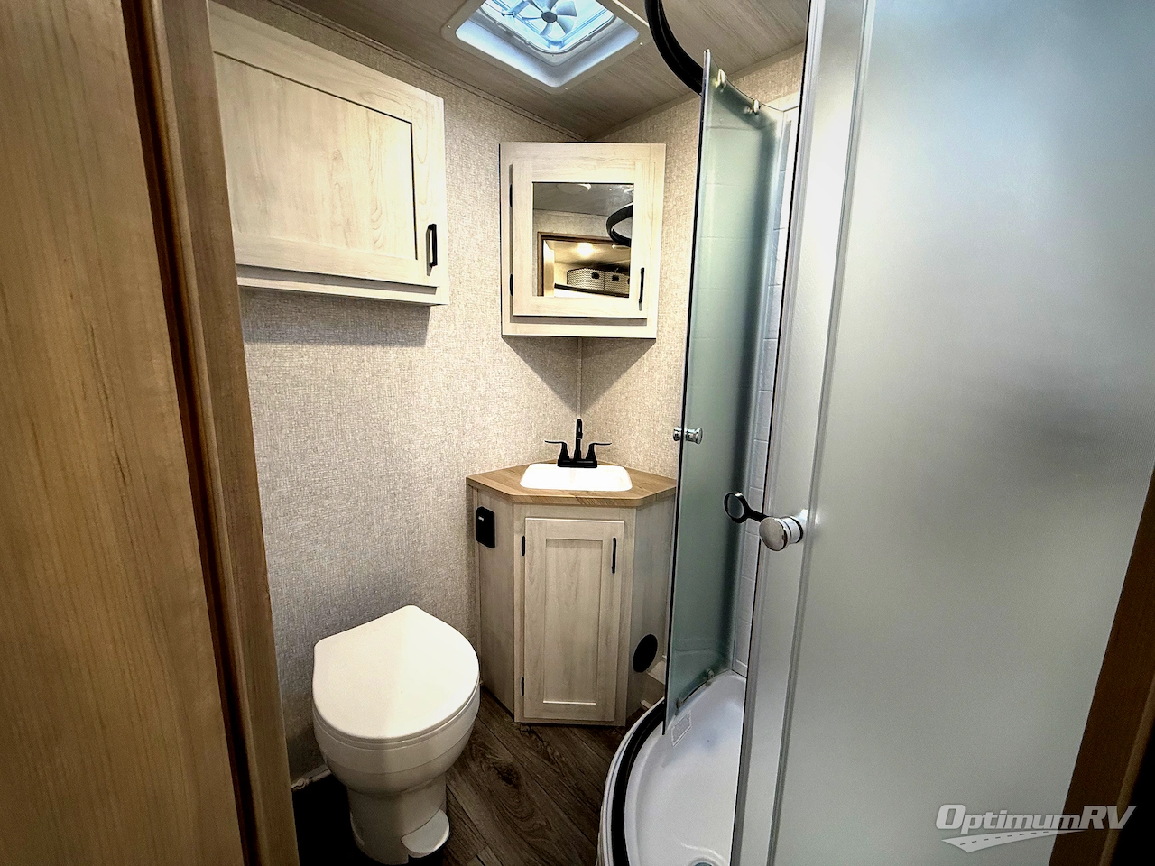 2026 East To West Longitude 185RB Photo 7