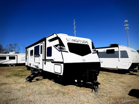 New 2026 East To West Longitude 285BH Featured Photo