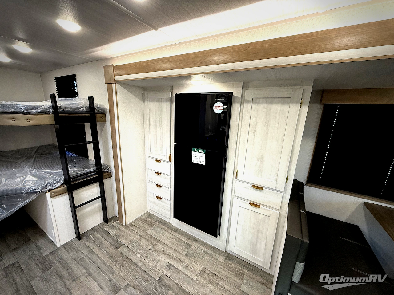 2026 East To West Longitude 285BH Photo 8