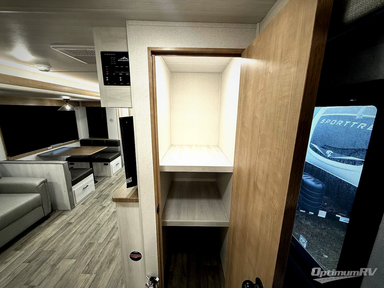 2026 East To West Longitude 319BH Photo 7