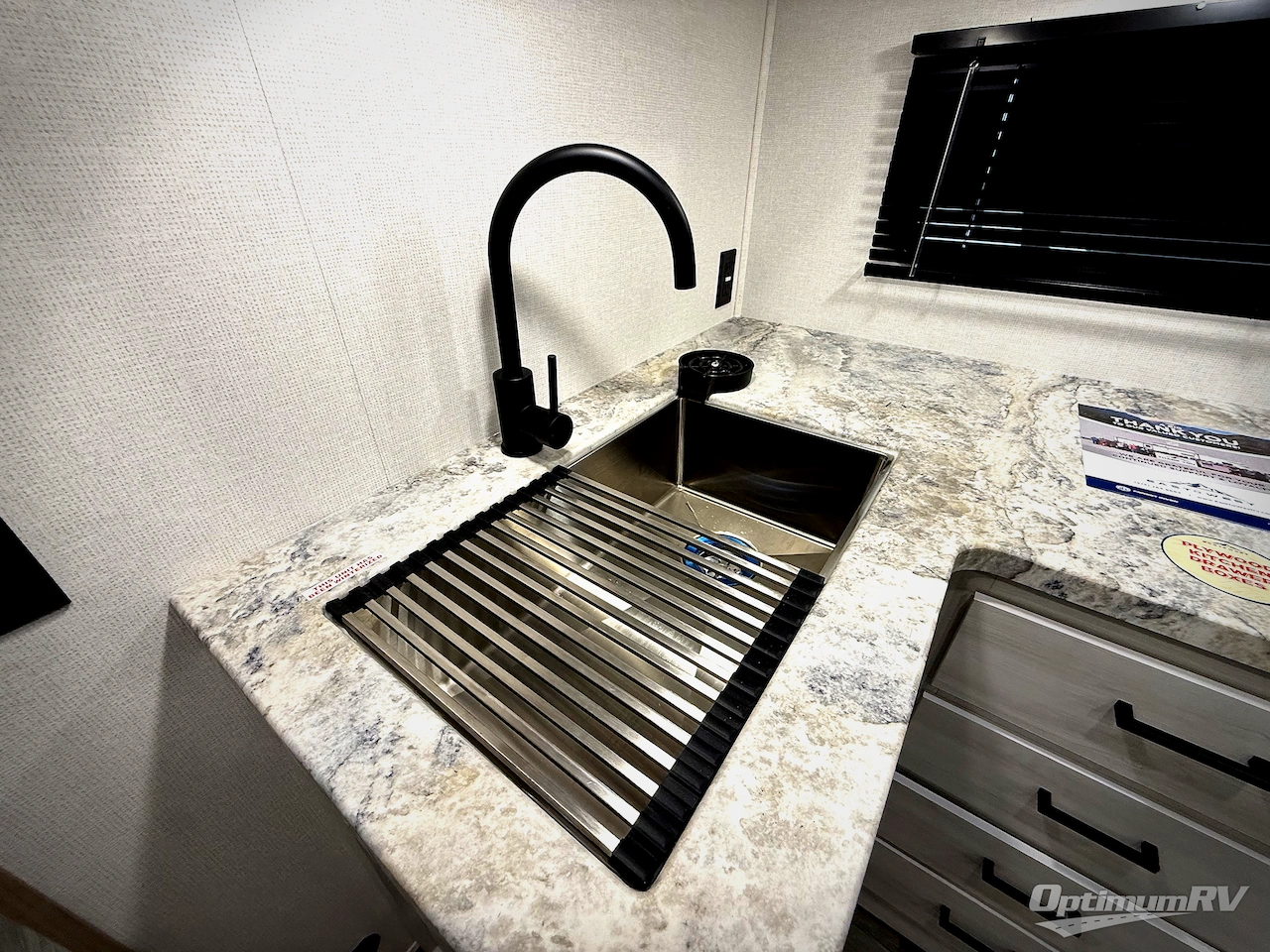 2026 East To West Longitude 319BH Photo 17