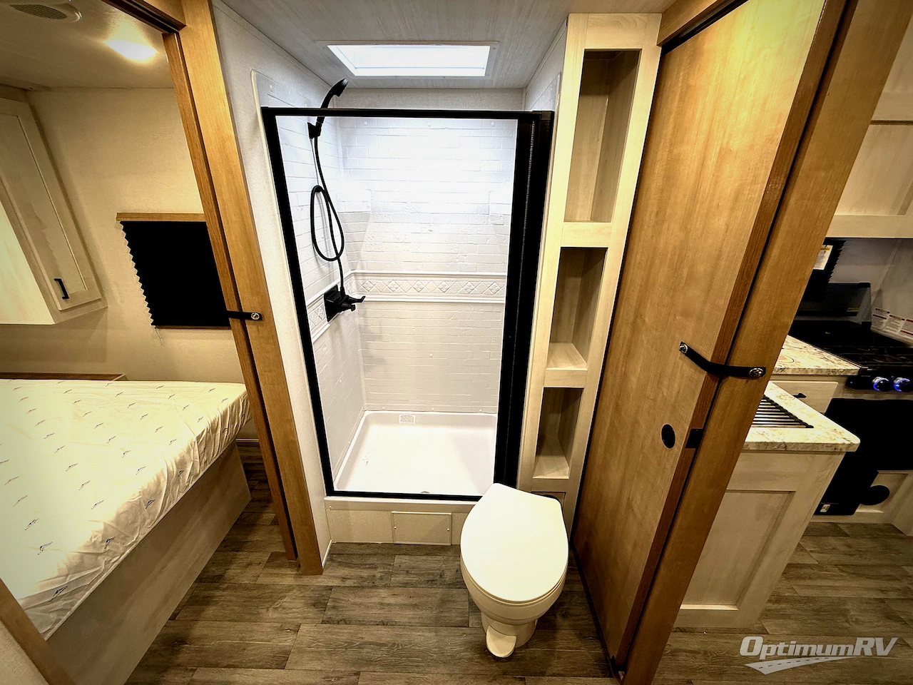 2026 East To West Longitude 319BH Photo 22