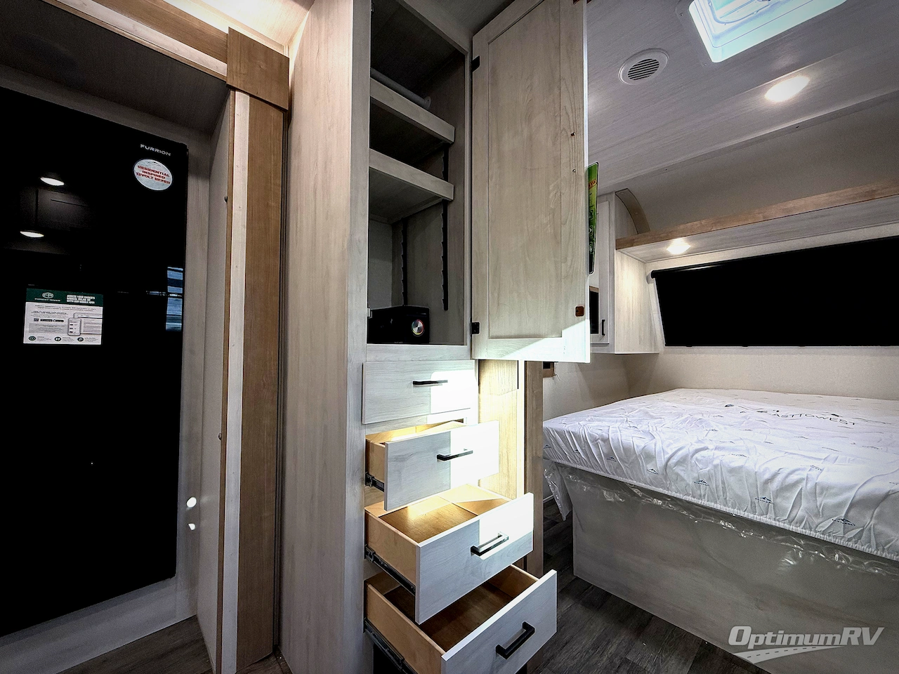 2026 East To West Longitude 255BH Photo 7