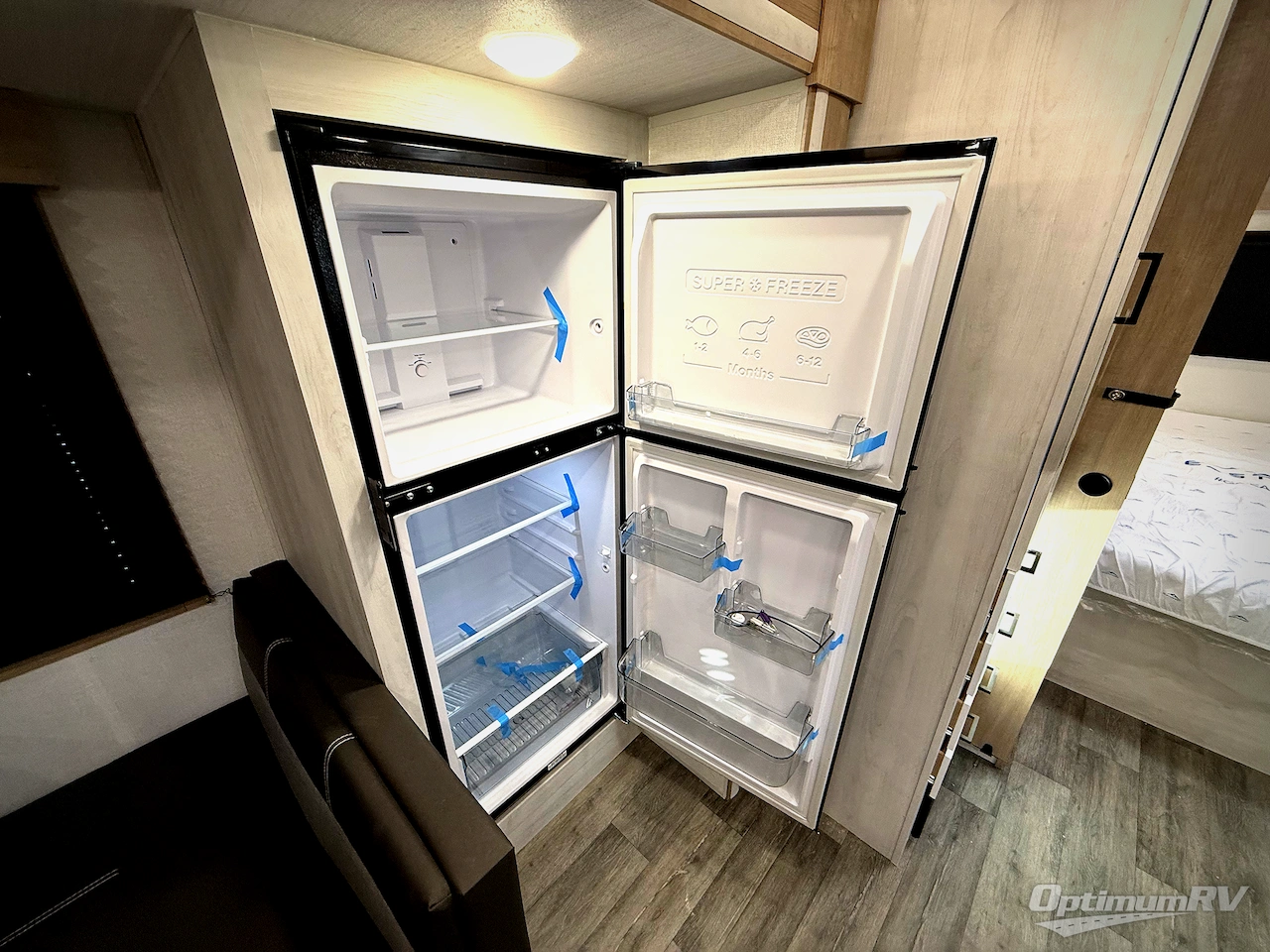 2026 East To West Longitude 255BH Photo 11