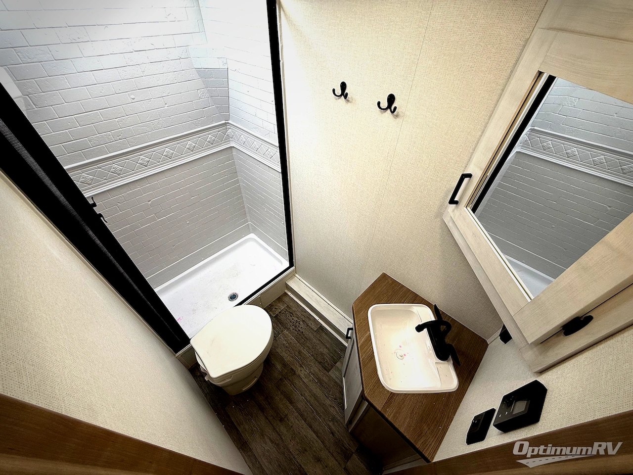 2026 East To West Longitude 255BH Photo 22