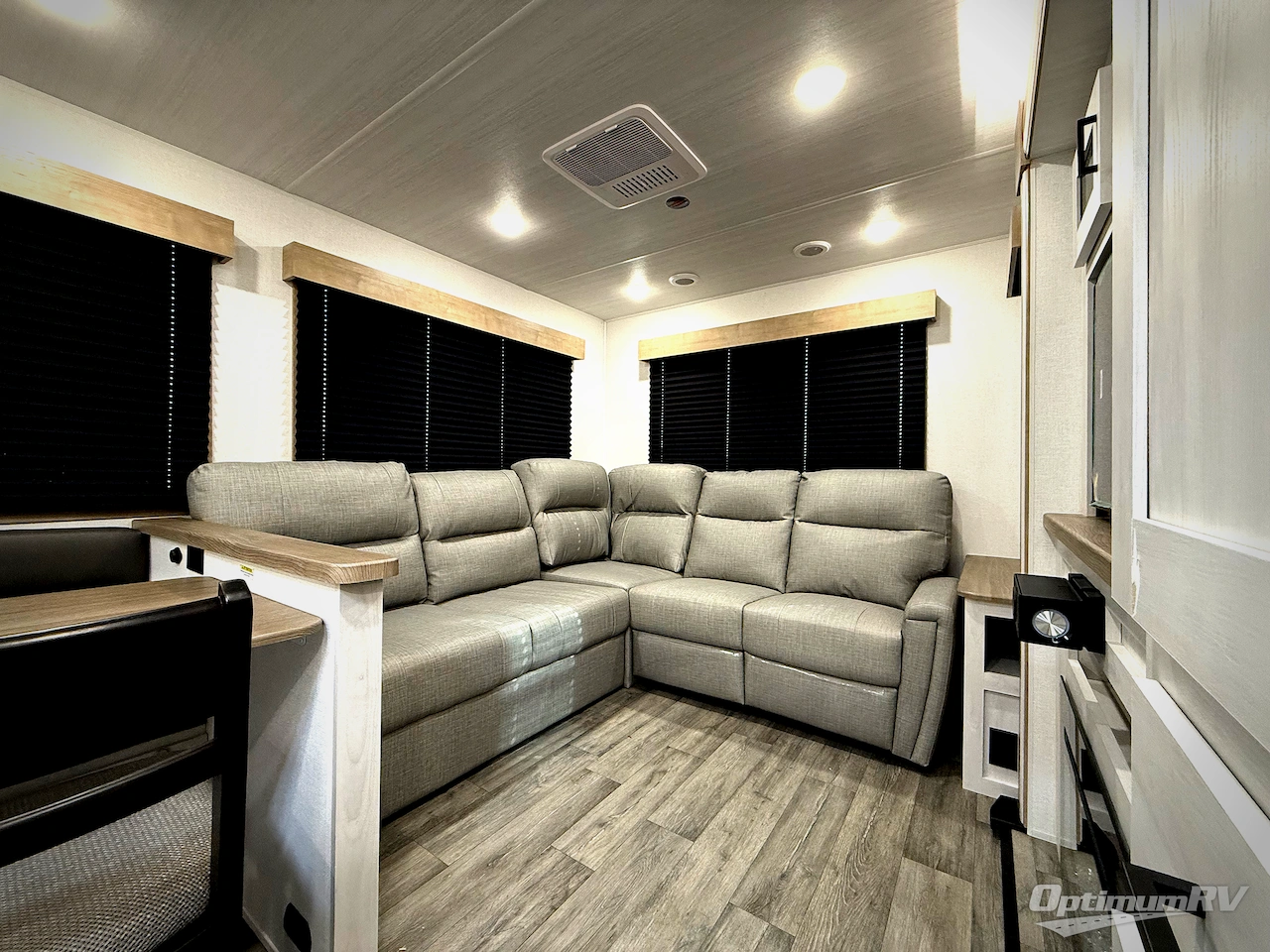 2026 East To West Longitude 310RL Photo 12