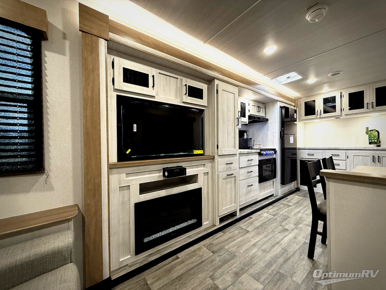 2026 East To West Longitude 310RL Photo 13