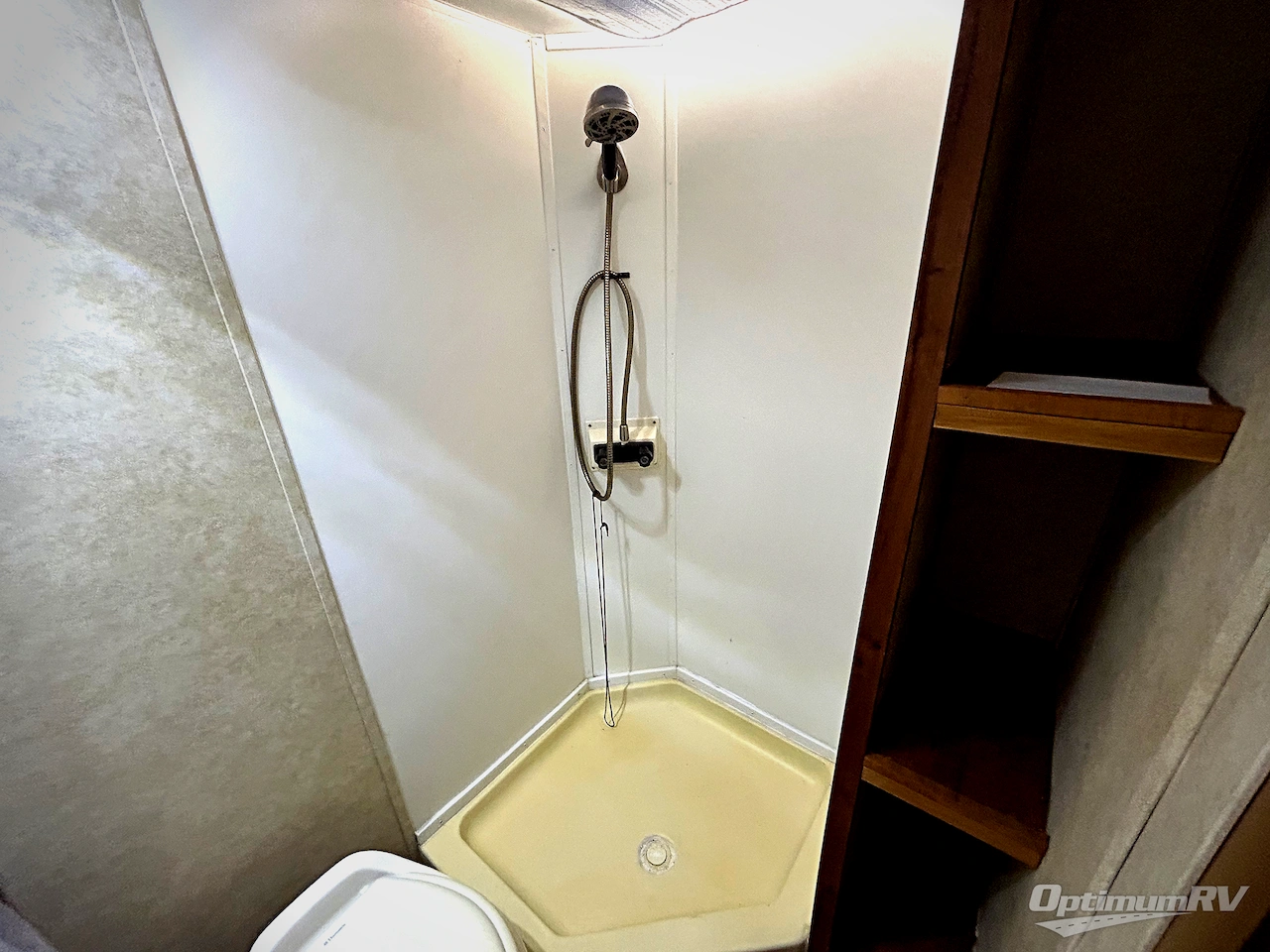 2016 Gulf Stream Ameri-Lite 218MB Photo 13