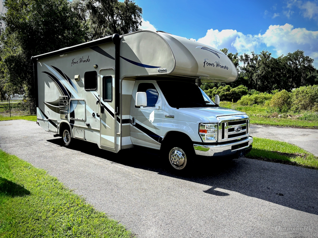 2017 Thor Four Winds 24F Photo 1