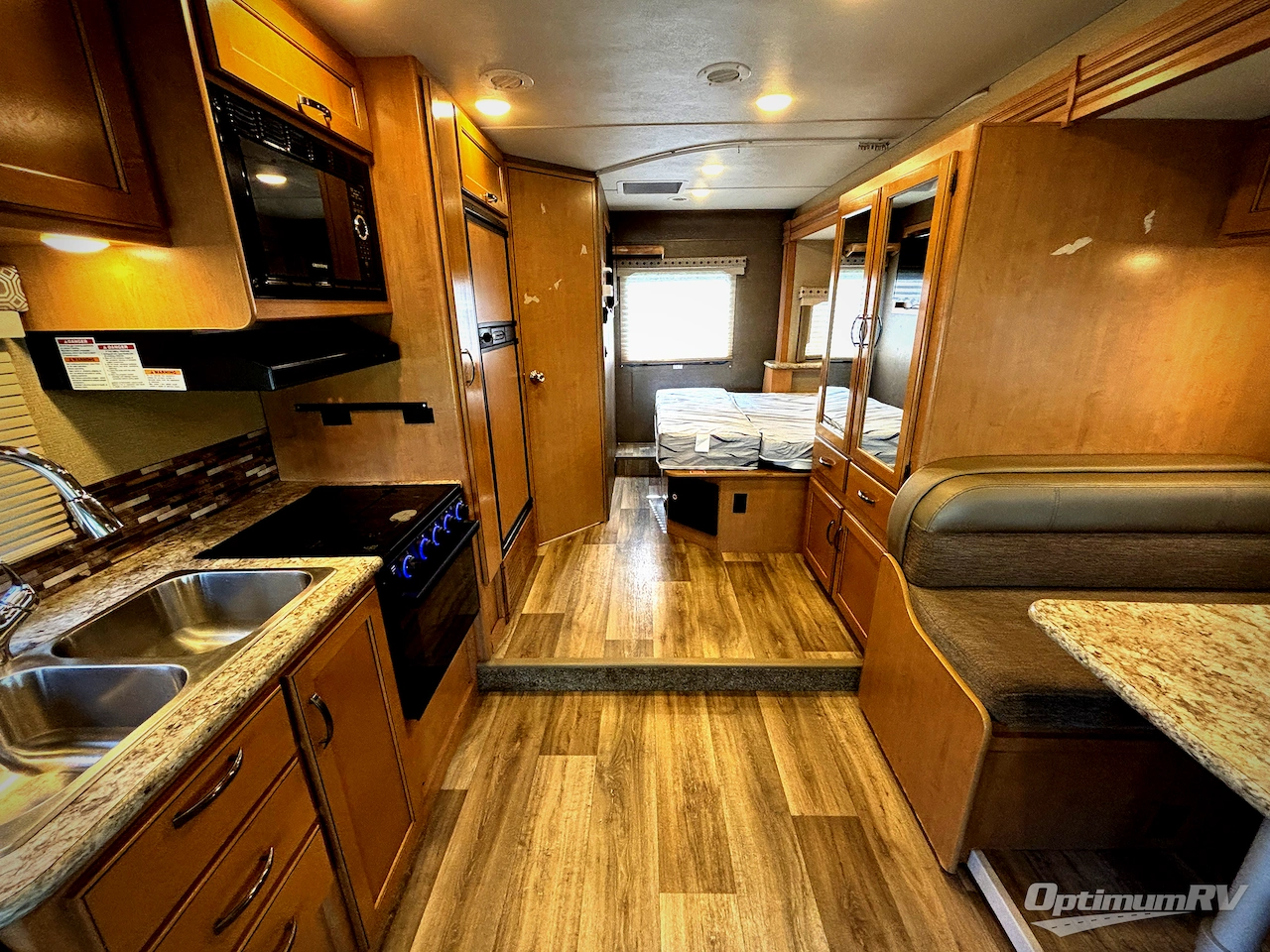 2017 Thor Four Winds 24F Photo 4