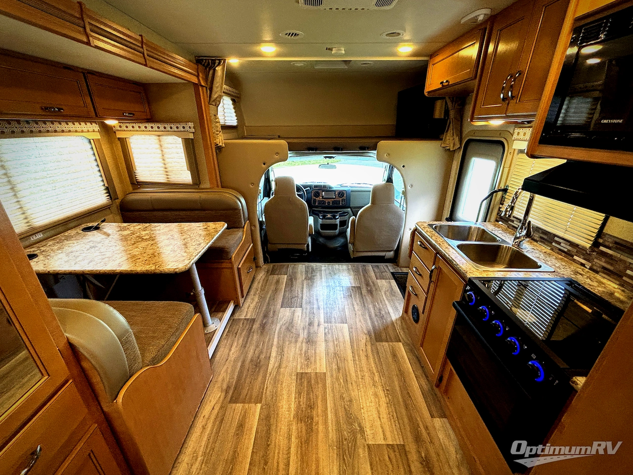 2017 Thor Four Winds 24F Photo 5