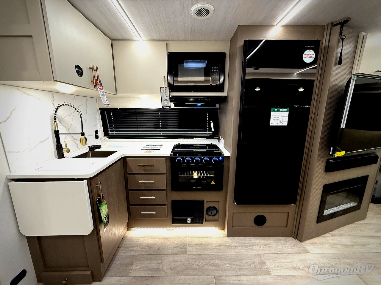 2026 East To West Alta 2850KRL Photo 8