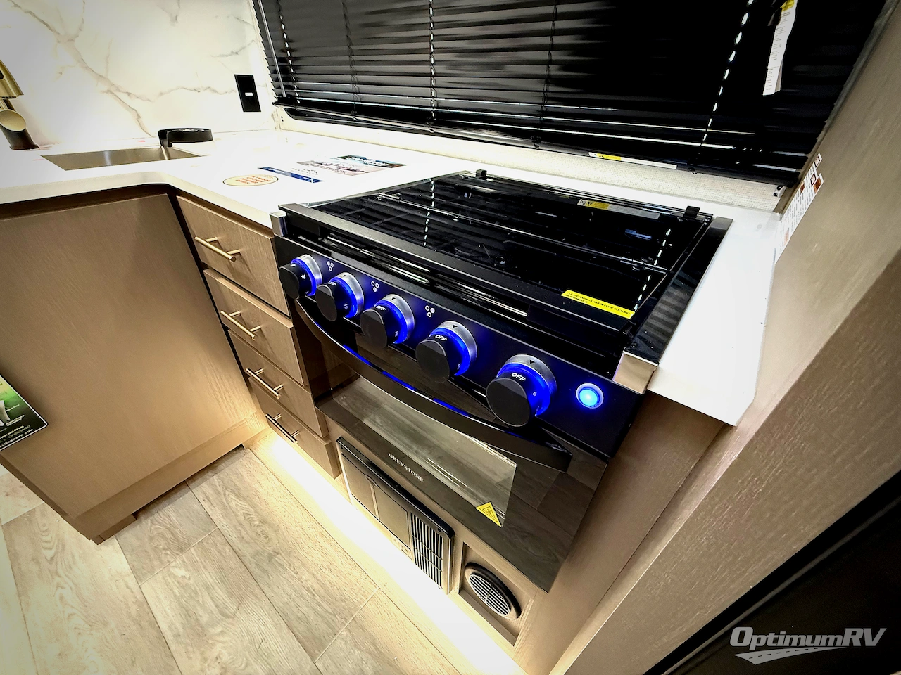 2026 East To West Alta 2850KRL Photo 10