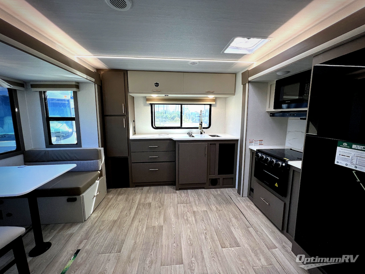 2026 East To West Alta 3175KRL Photo 8