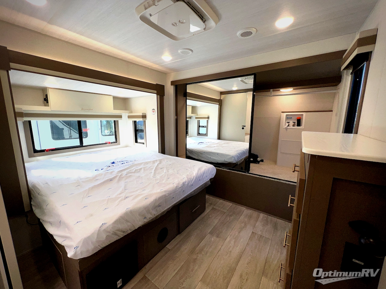 2026 East To West Alta 3175KRL Photo 12