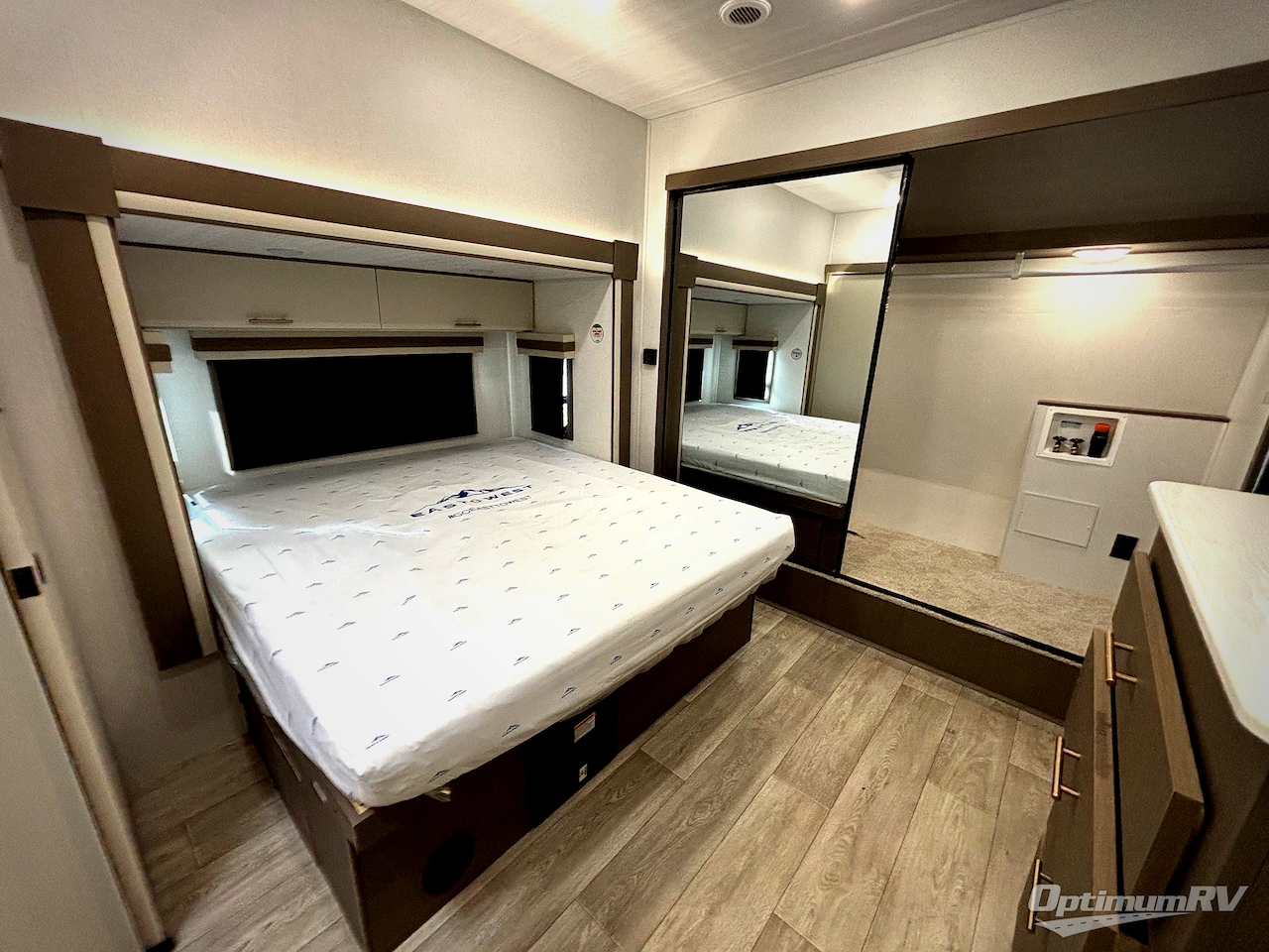 2026 East To West Alta 3250KXT Photo 7