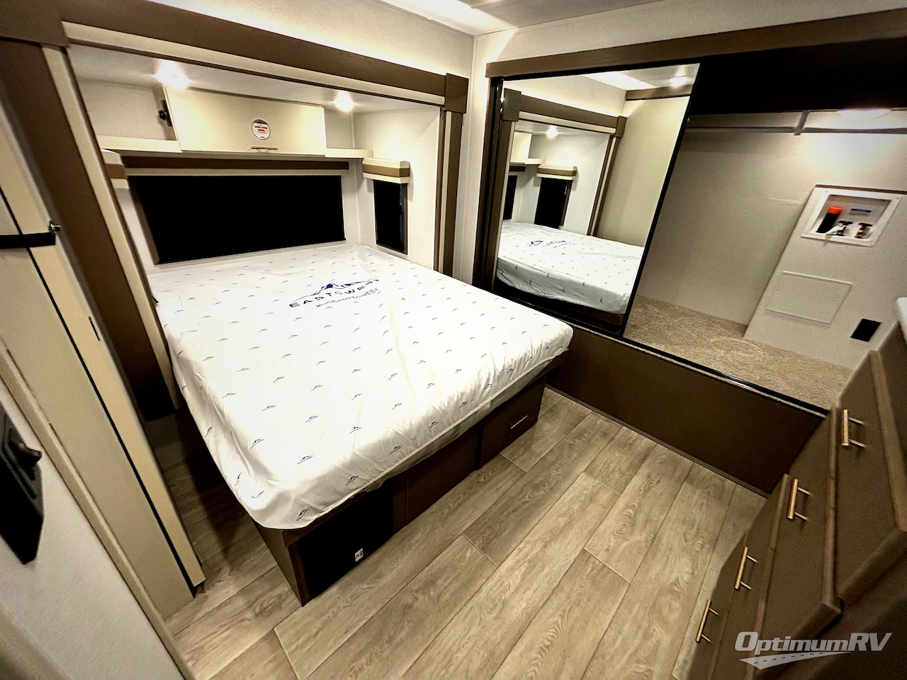 2026 East To West Alta 3175RK Photo 8