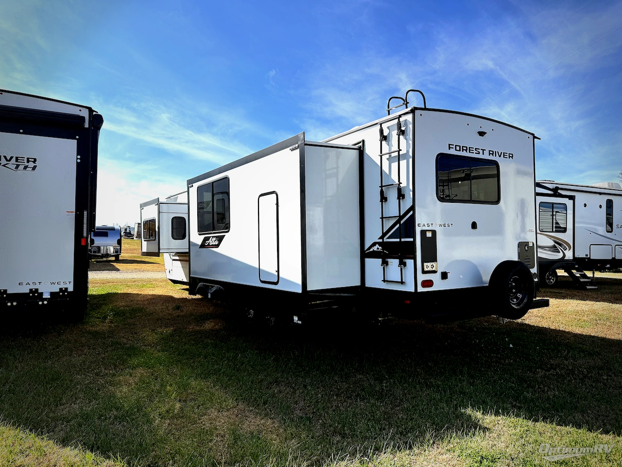 2026 East To West Alta 3175KRL Photo 3