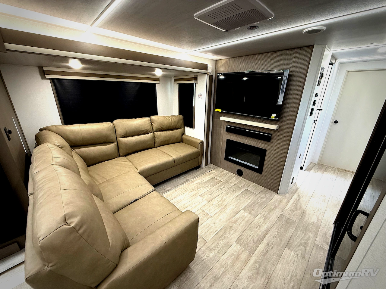 2026 East To West Alta 3175KRL Photo 10