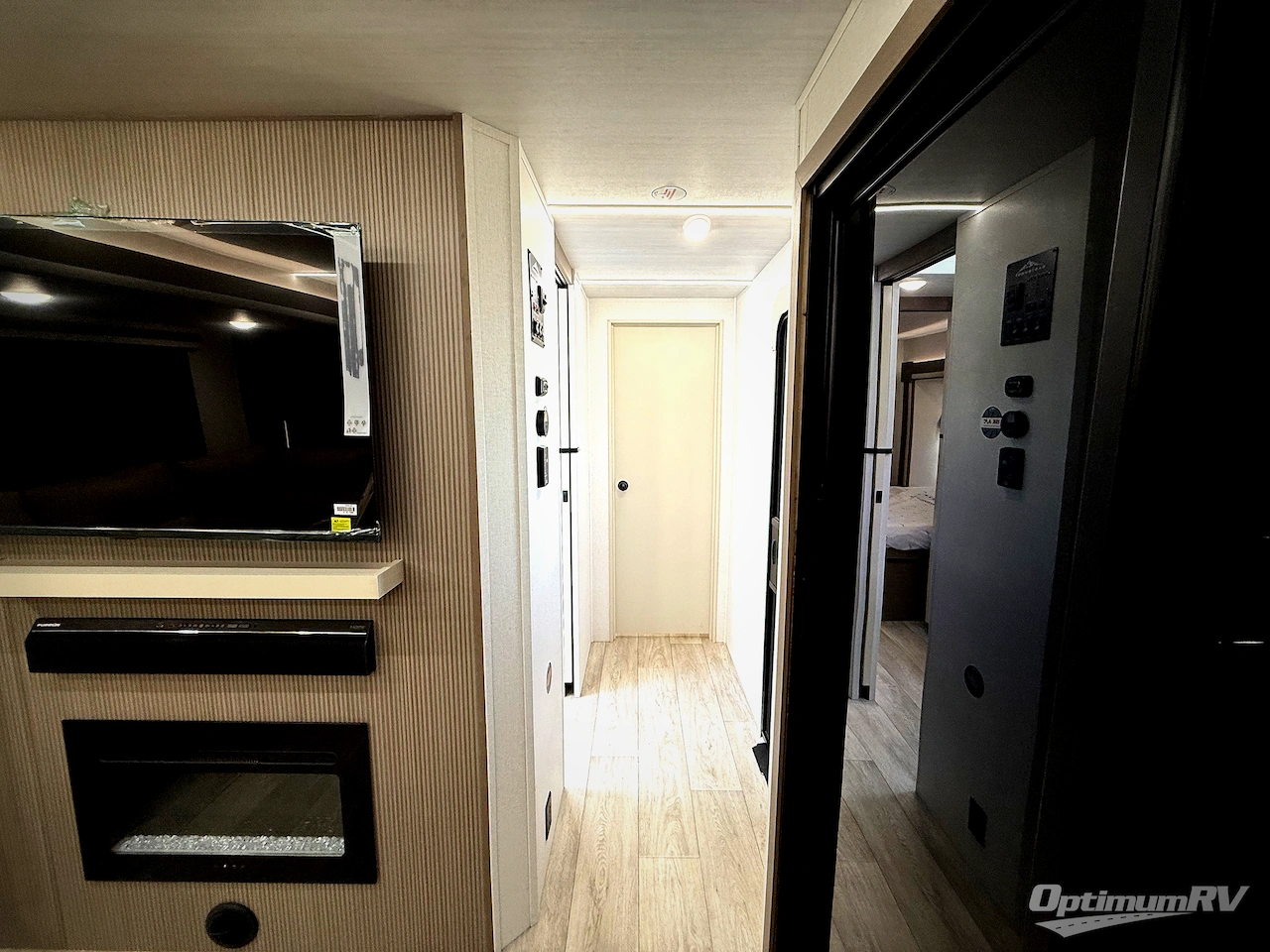 2026 East To West Alta 3175KRL Photo 17