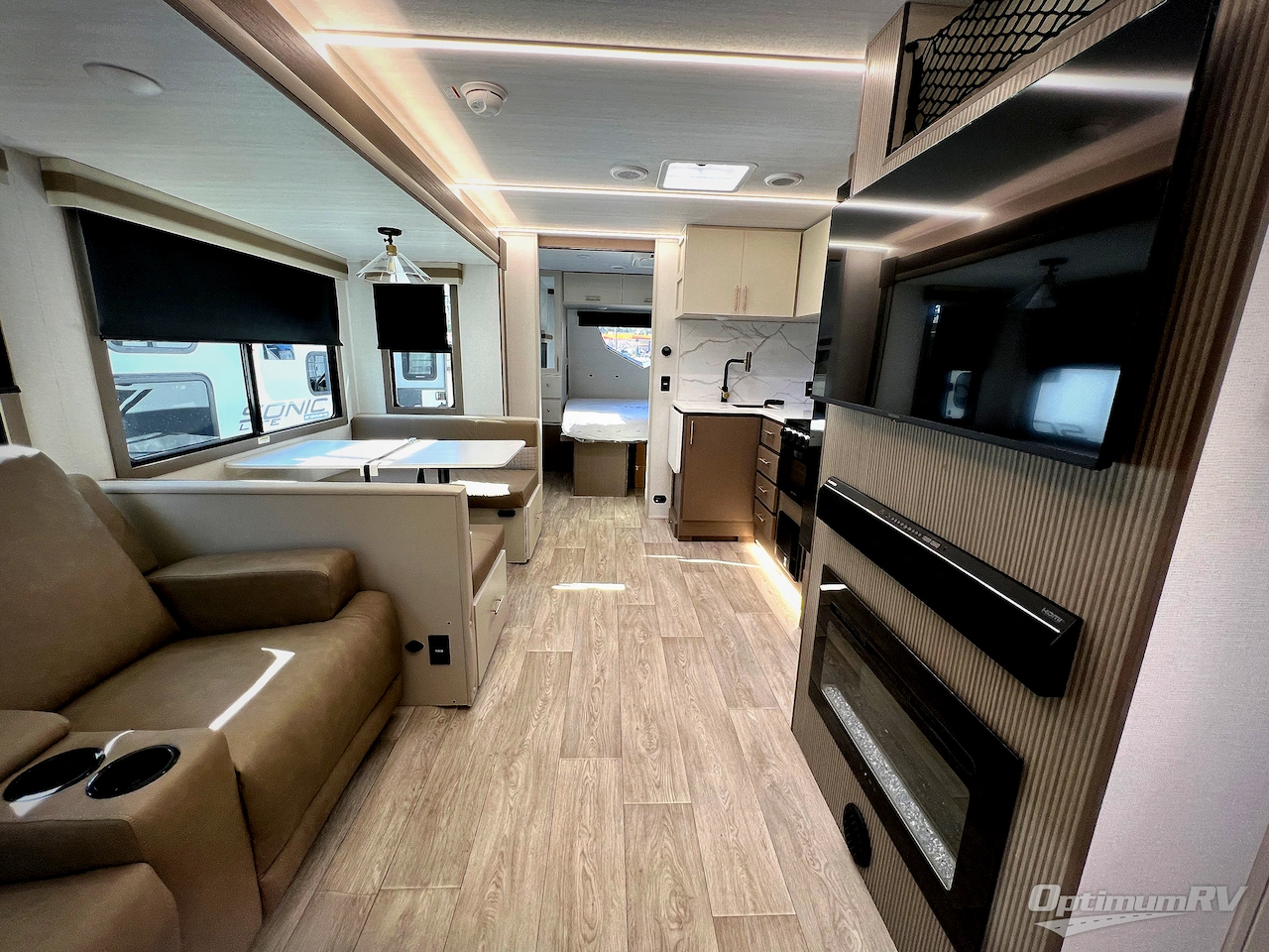 2026 East To West Alta 2600KRB Photo 4