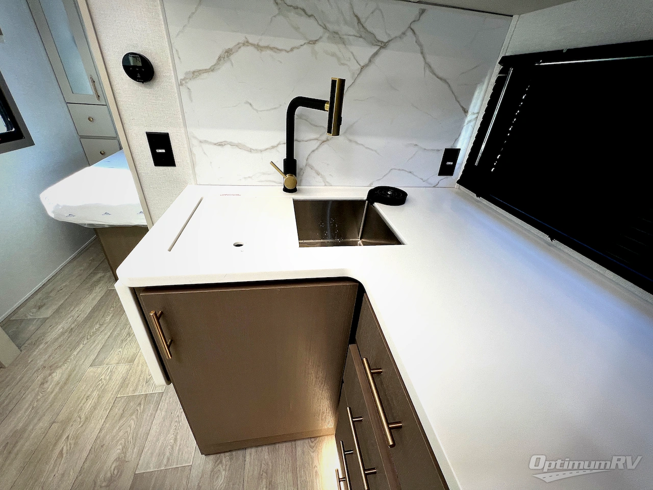 2026 East To West Alta 2600KRB Photo 10