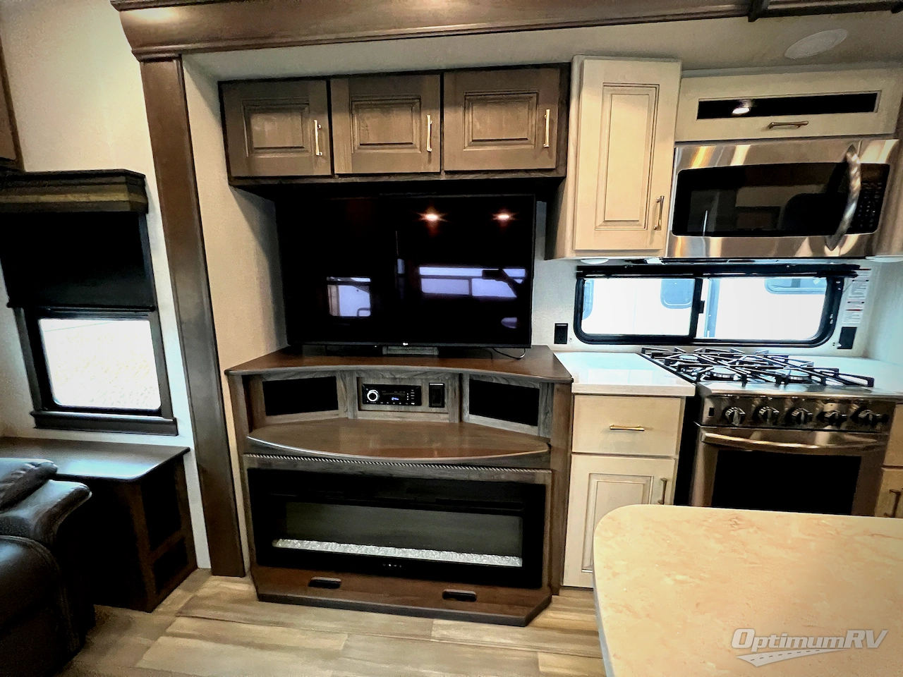 2021 Alliance Paradigm 370FB Photo 7