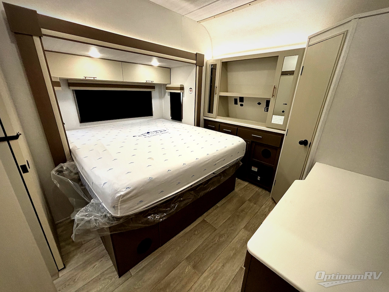 2026 East To West Alta 2870KTH Photo 9