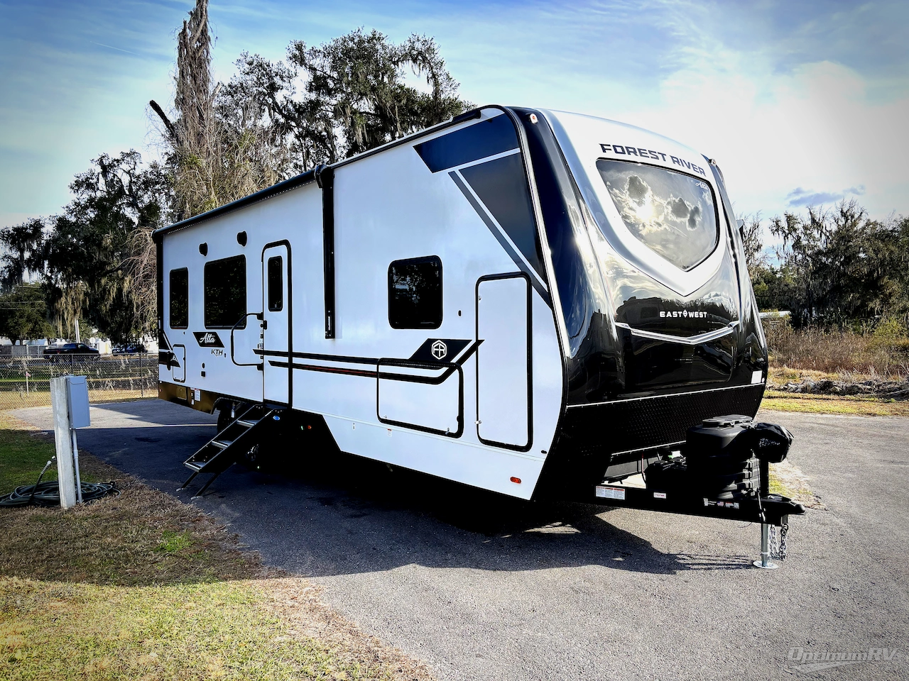 2026 East To West Alta 2870KTH Photo 1