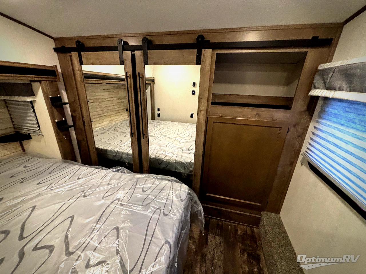 2022 Forest River Sabre 36BHQ Photo 9