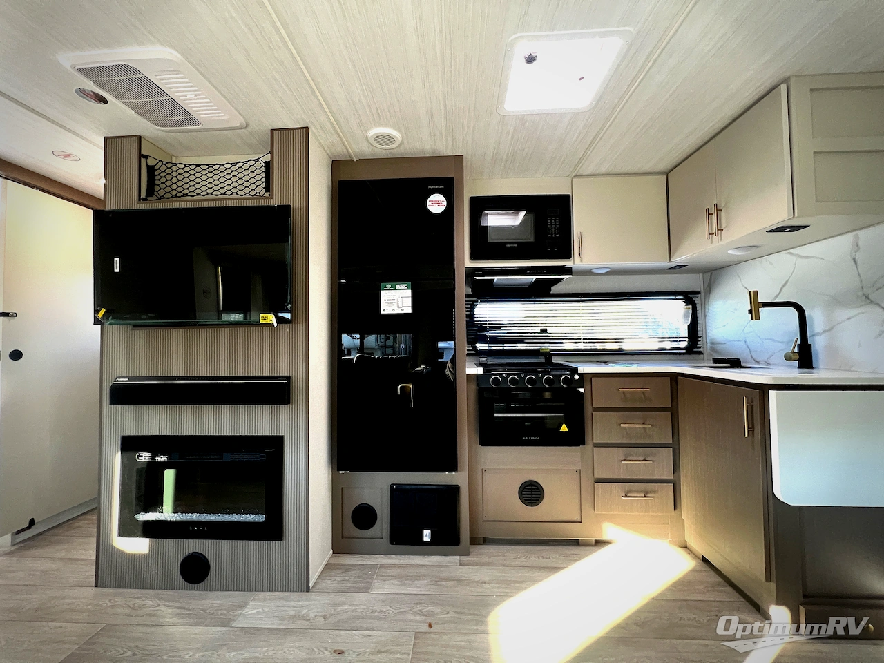 2026 East To West Alta 3150KBH Photo 7