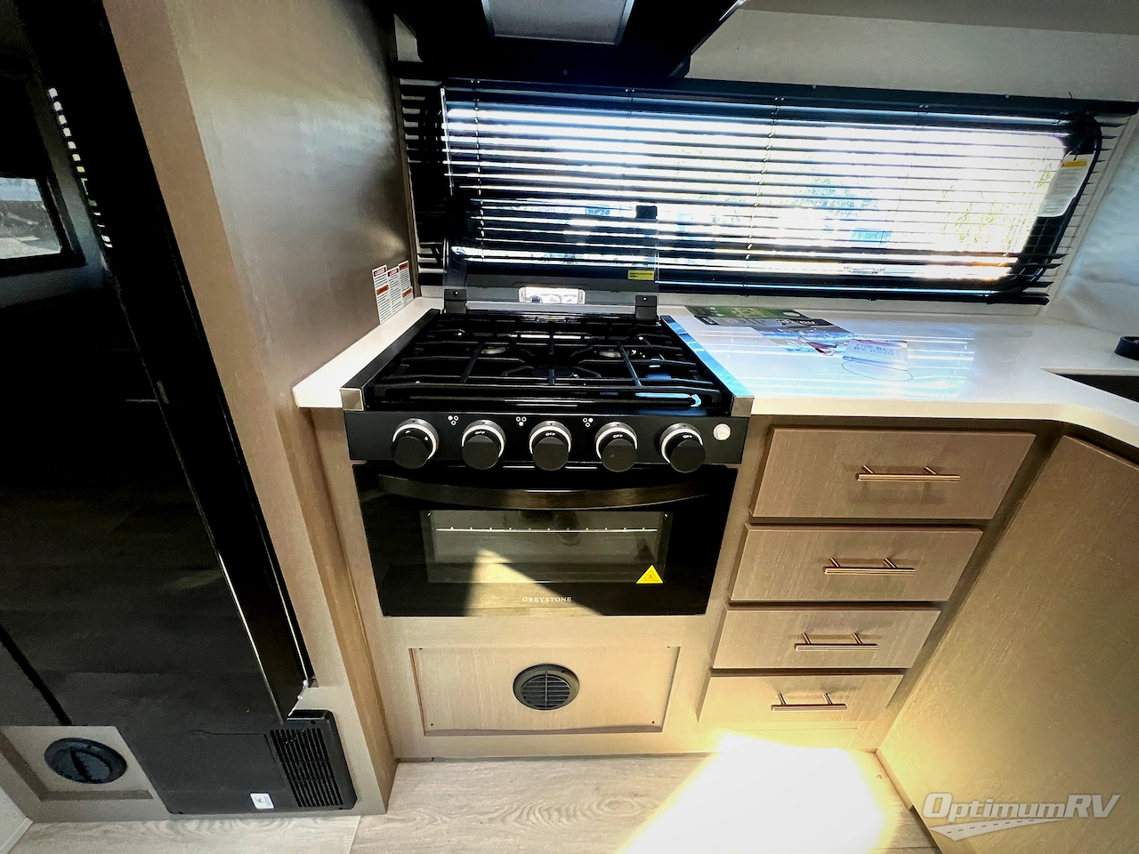 2026 East To West Alta 3150KBH Photo 8