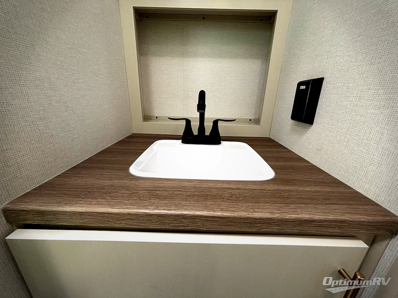 2026 East To West Alta 3175RK Photo 8