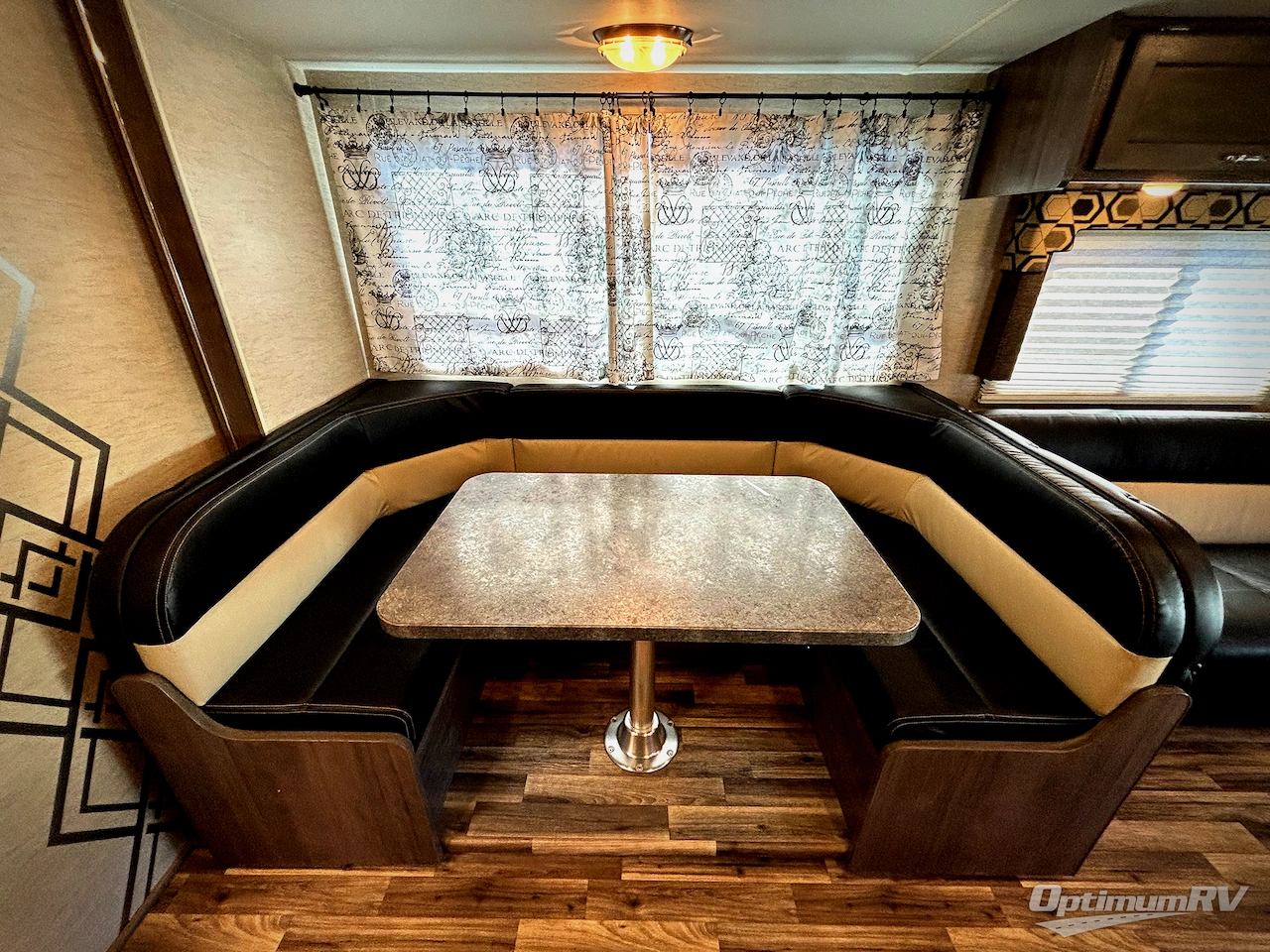 2017 Winnebago Minnie Winnie 31K Photo 14