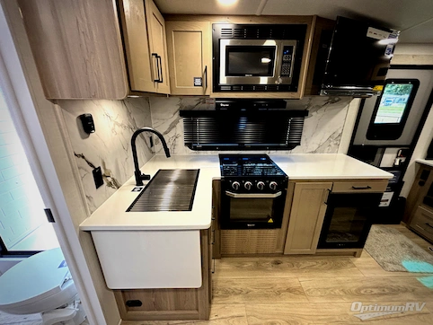 2026 Forest River Flagstaff Super Lite 26SRD RV Photo 4