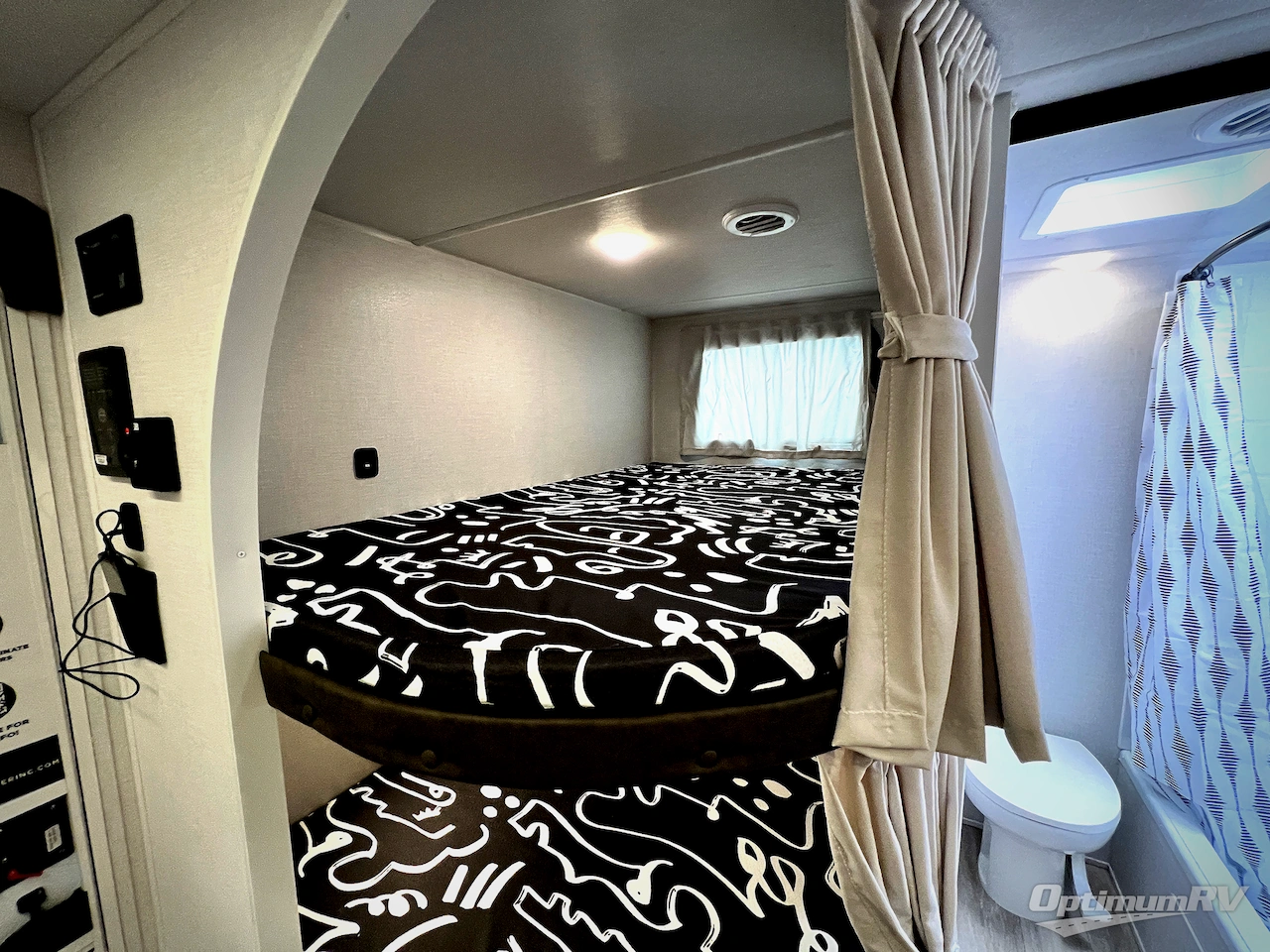 2026 Forest River Wildwood X-Lite 26ICE Photo 17