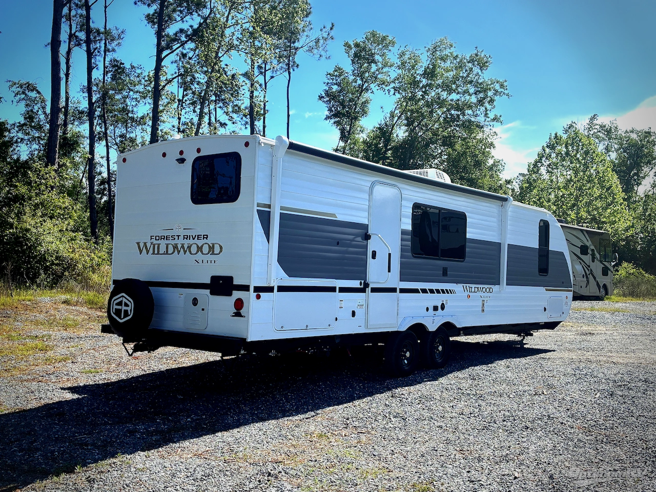 2026 Forest River Wildwood X-Lite 26ICE Photo 2