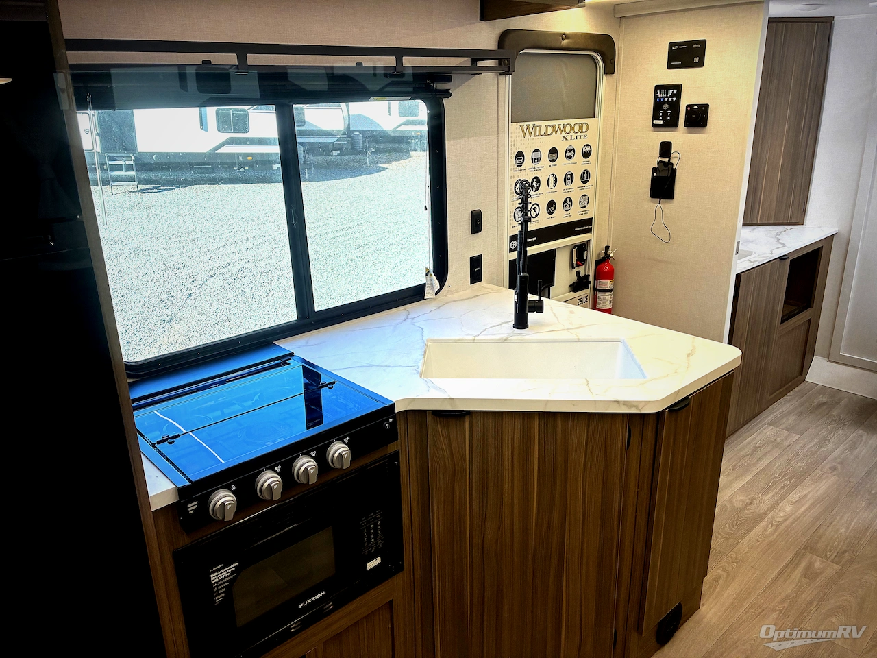 2026 Forest River Wildwood X-Lite 25ICE Photo 6