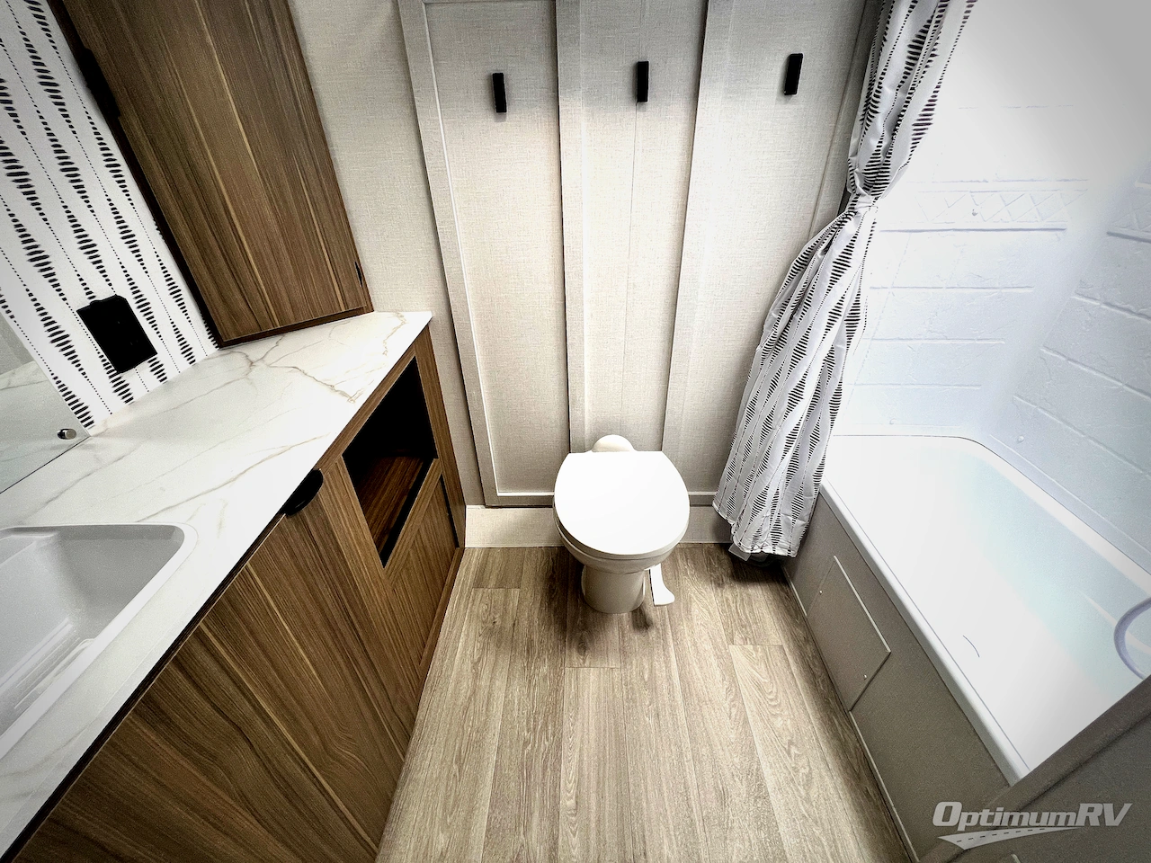 2026 Forest River Wildwood X-Lite 25ICE Photo 7