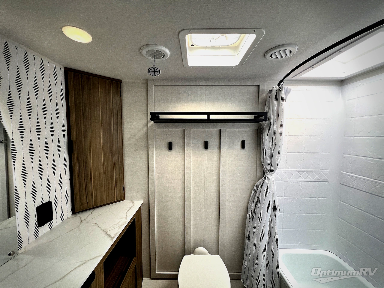 2026 Forest River Wildwood X-Lite 25ICE Photo 6