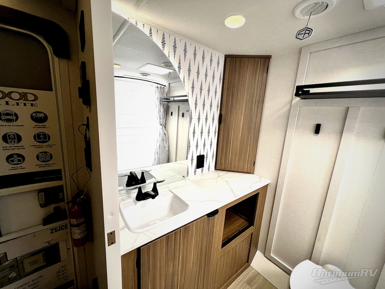 2026 Forest River Wildwood X-Lite 25ICE Photo 8