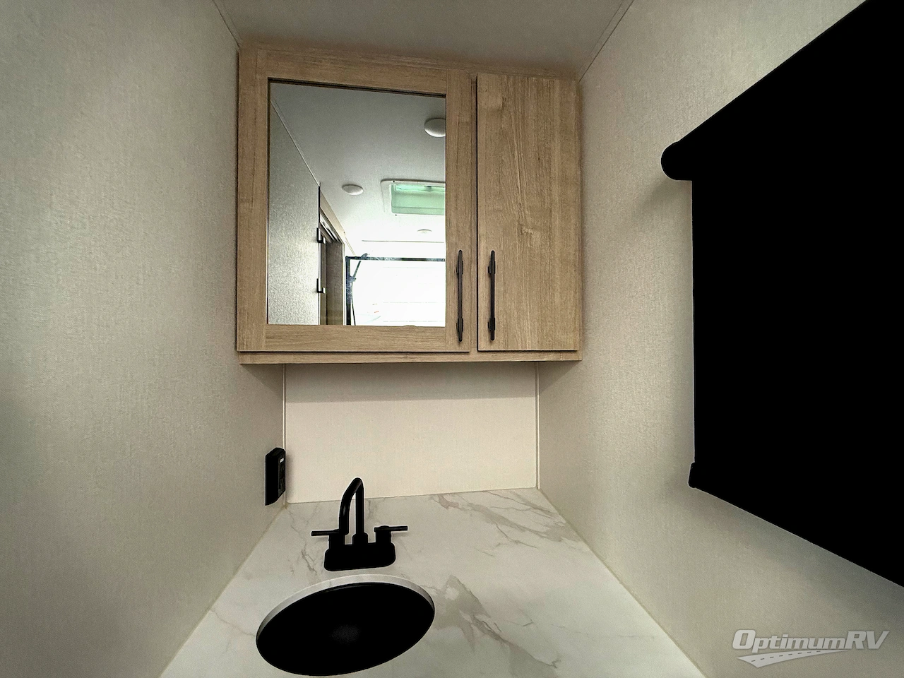 2025 Grand Design Imagine AIM 16ML Photo 11