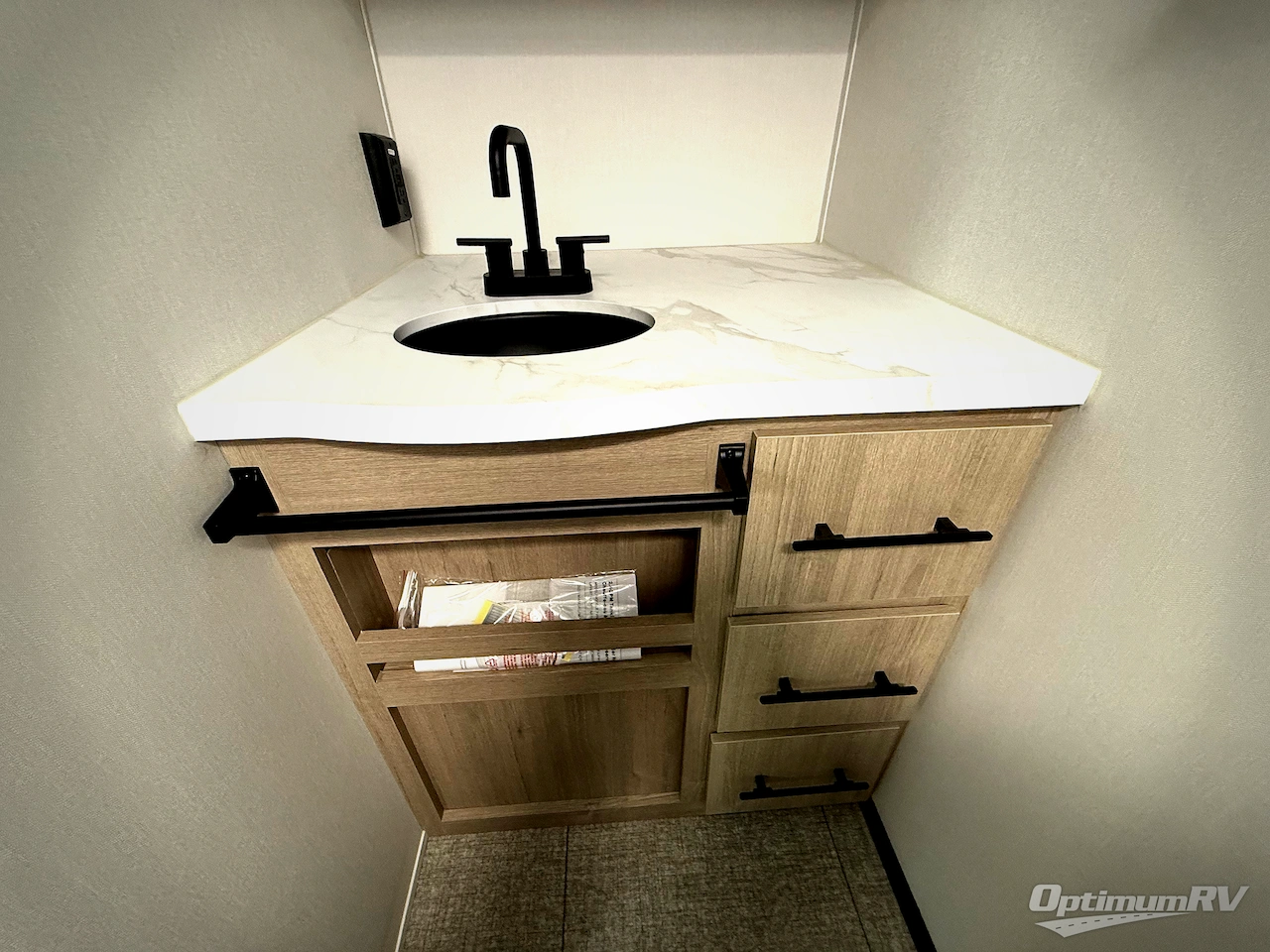 2025 Grand Design Imagine AIM 16ML Photo 12